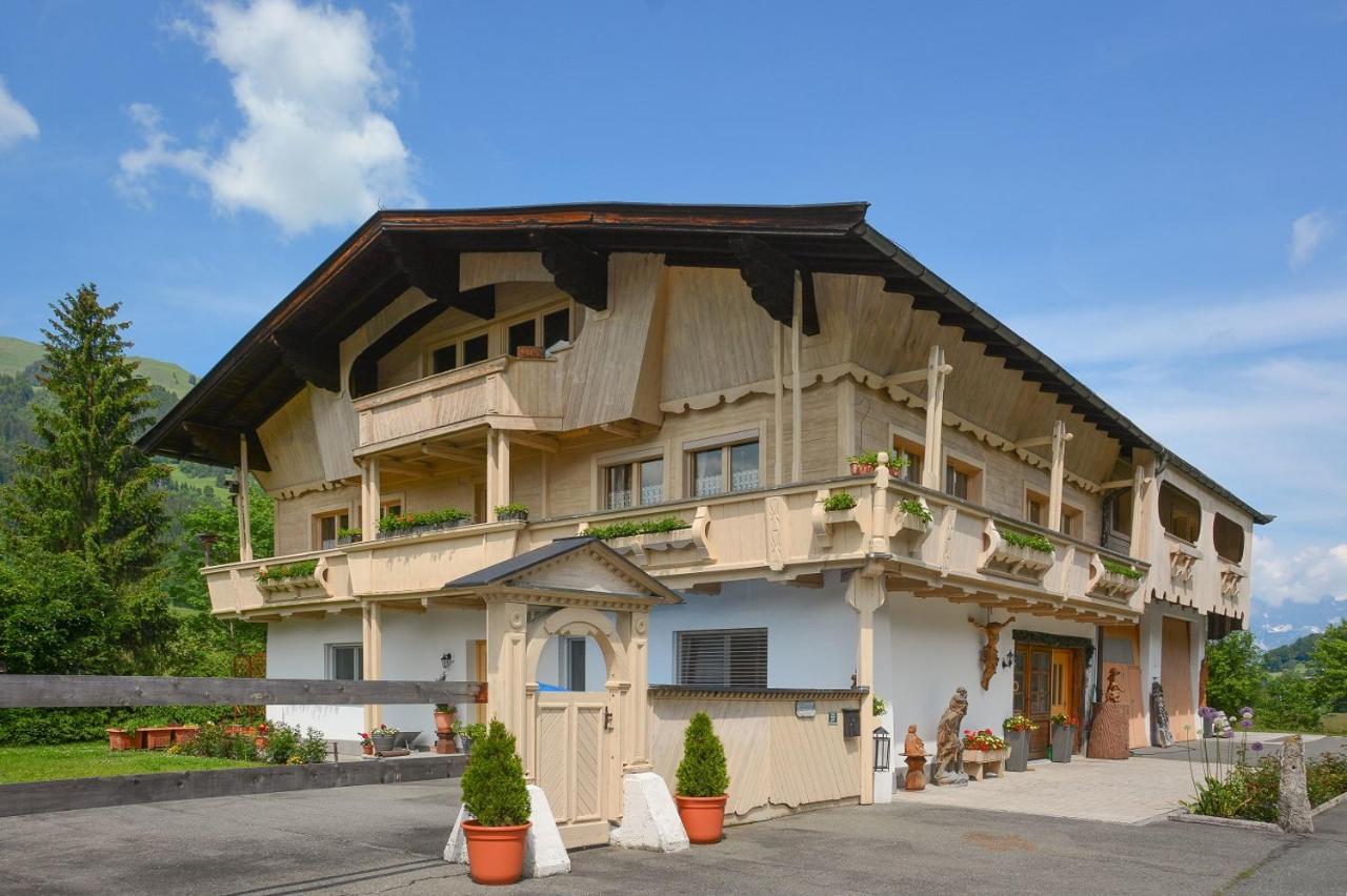 Alte Bildhauerei Apartment Aurach bei Kitzbuehel Luaran gambar