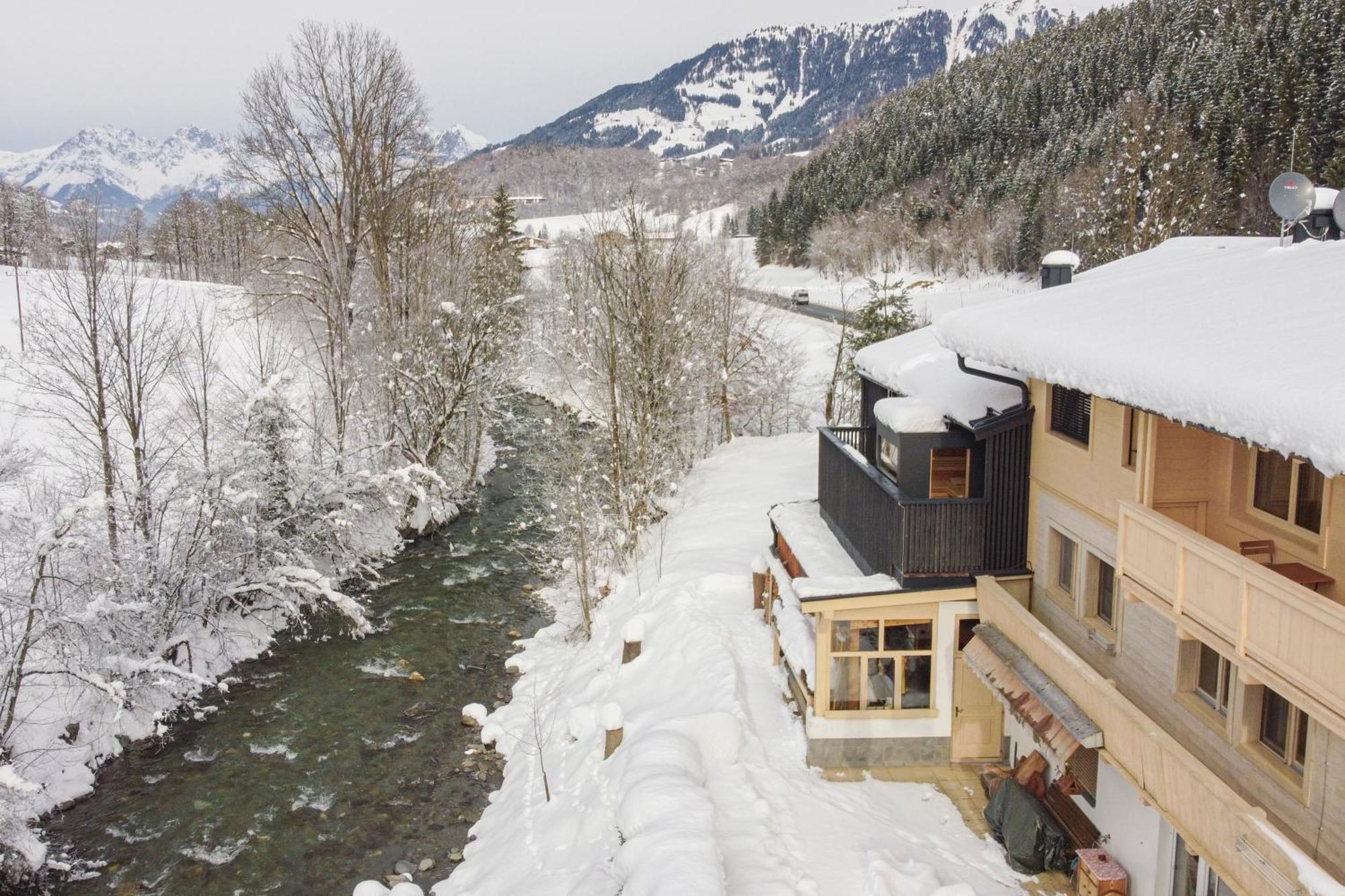 Alte Bildhauerei Apartment Aurach bei Kitzbuehel Luaran gambar