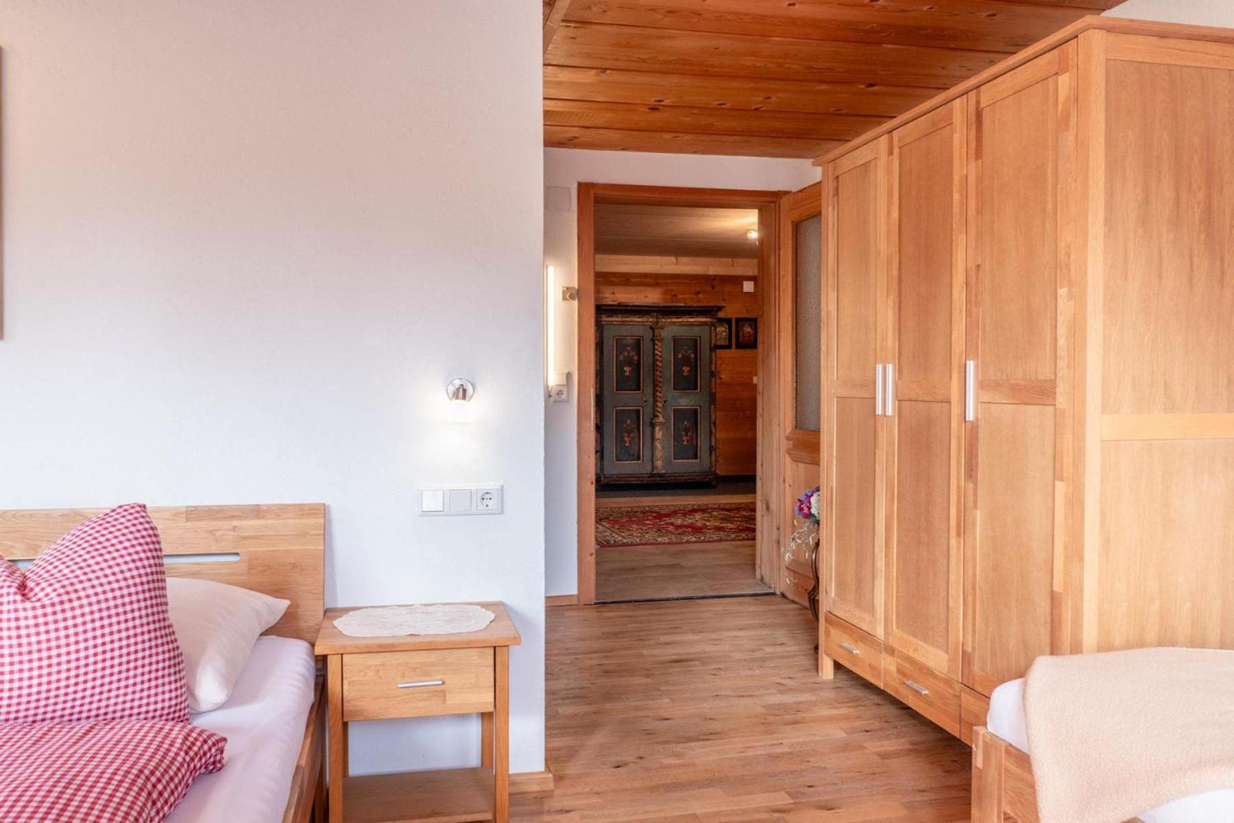 Alte Bildhauerei Apartment Aurach bei Kitzbuehel Luaran gambar