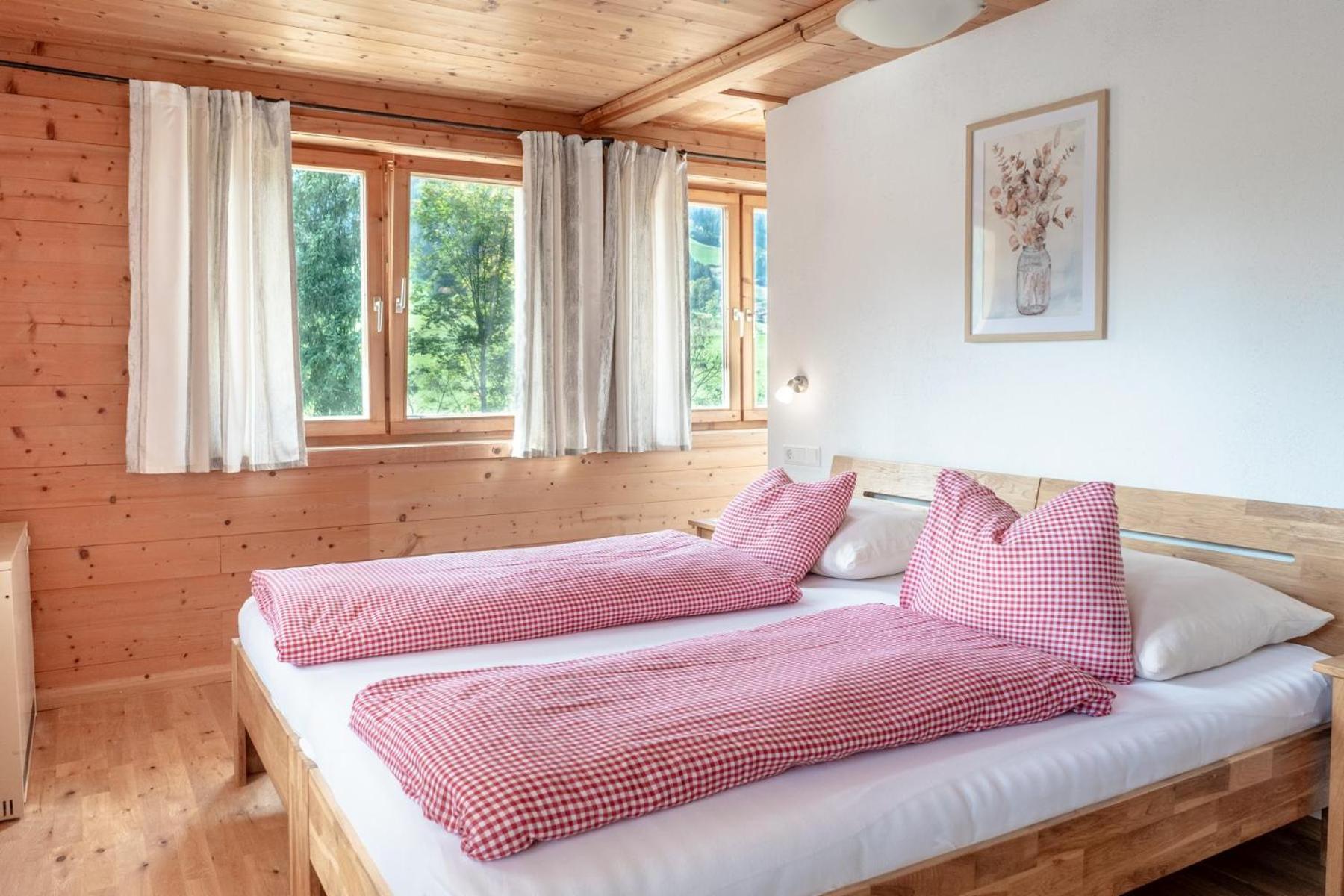Alte Bildhauerei Apartment Aurach bei Kitzbuehel Luaran gambar