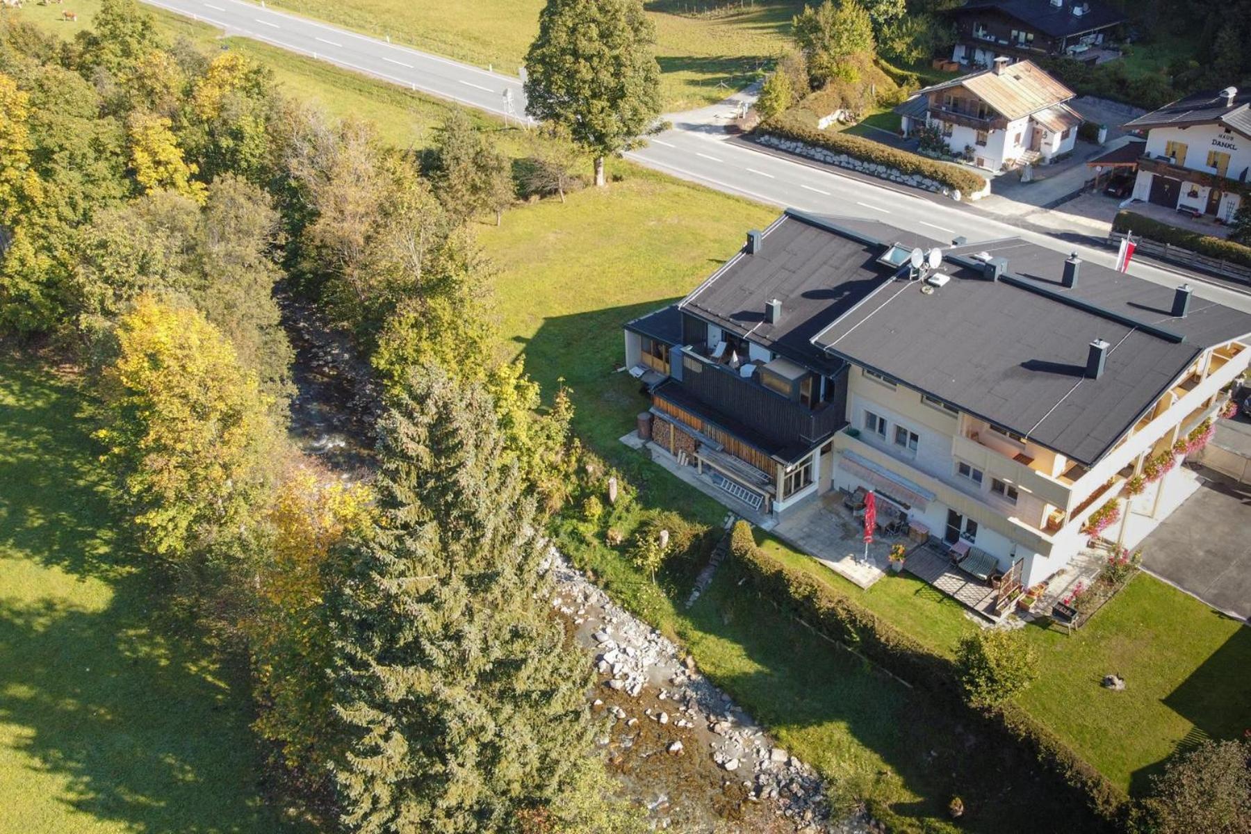 Alte Bildhauerei Apartment Aurach bei Kitzbuehel Luaran gambar