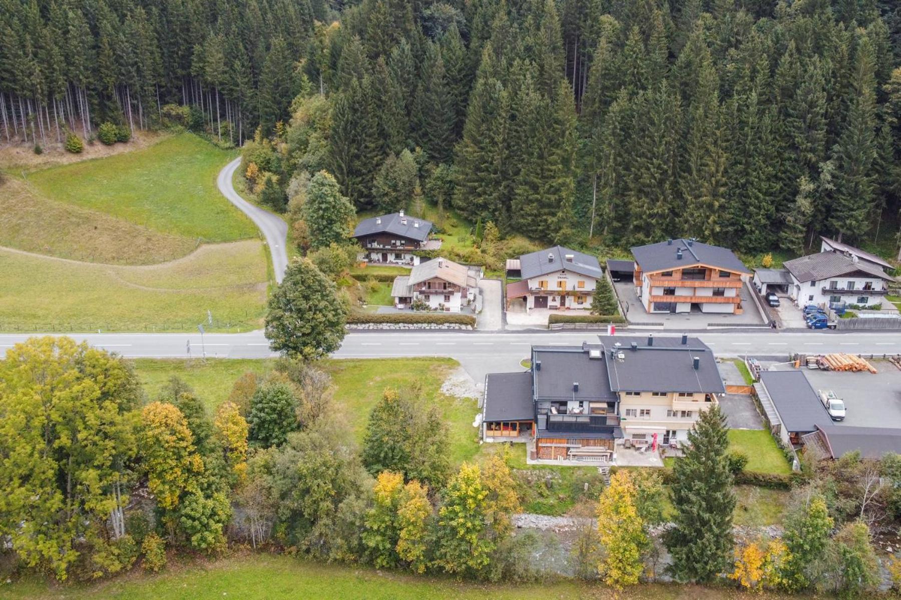 Alte Bildhauerei Apartment Aurach bei Kitzbuehel Luaran gambar