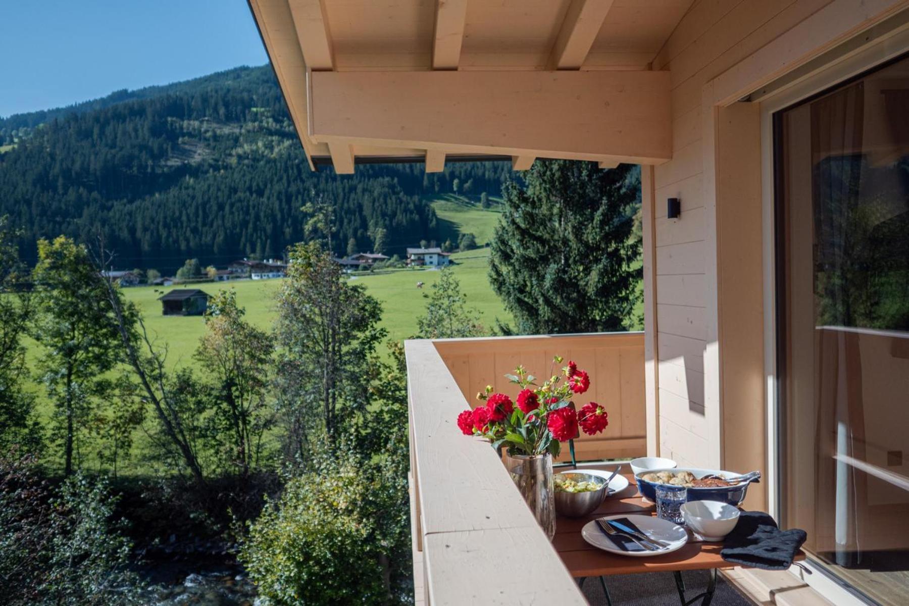 Alte Bildhauerei Apartment Aurach bei Kitzbuehel Luaran gambar